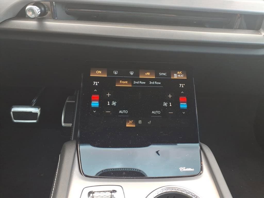 Used 2026 Cadillac Vistiq Sport w/ LPO, Floor Liner Package image 20