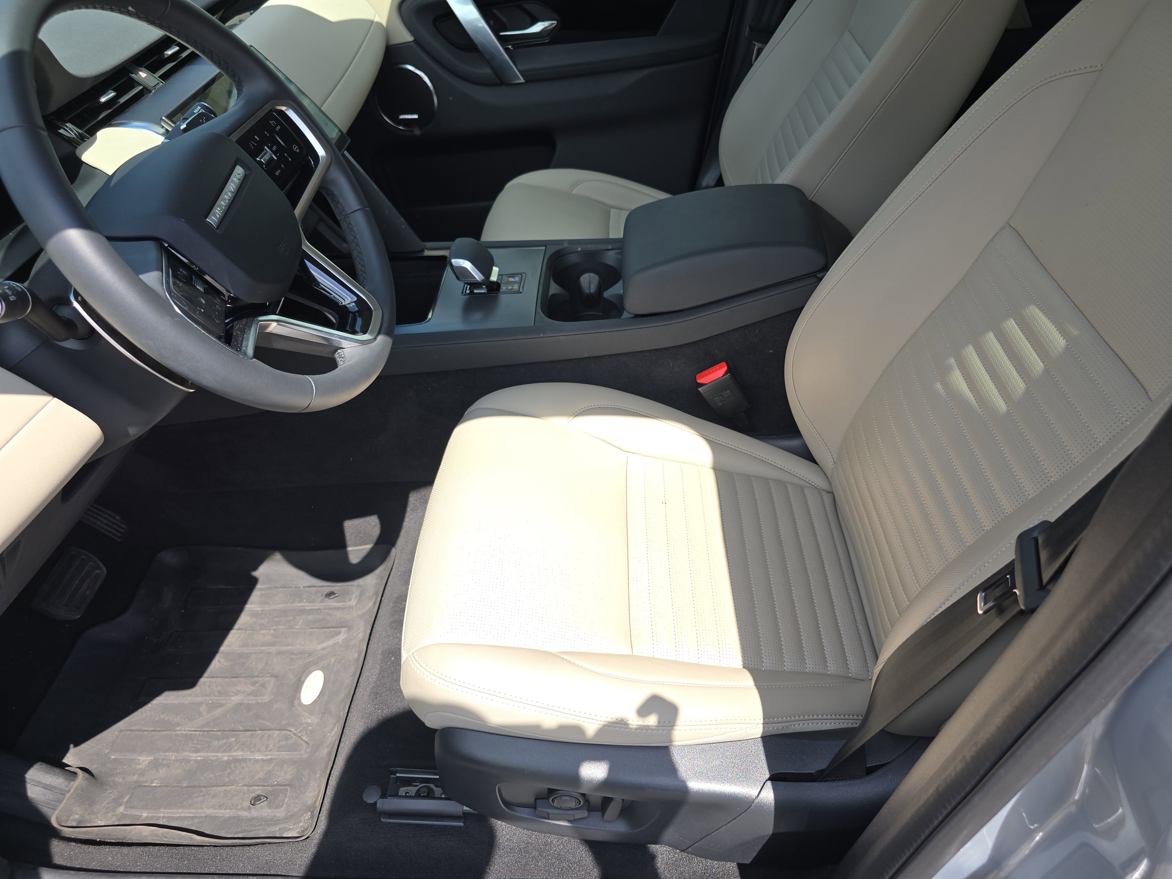 Certified 2025 Land Rover Discovery Sport S AWD/4WD image 21
