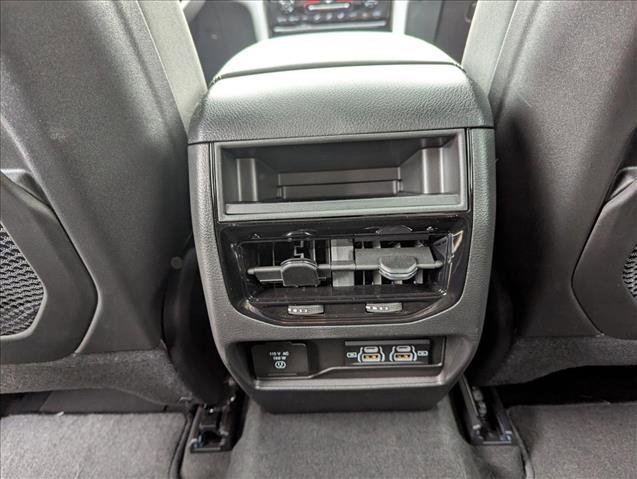 New 2025 Jeep Grand Cherokee Laredo X w/ Luxury Tech Group I image 17