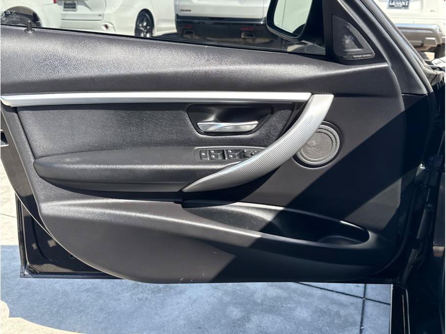 Used 2018 BMW 340i Sedan RWD image 16
