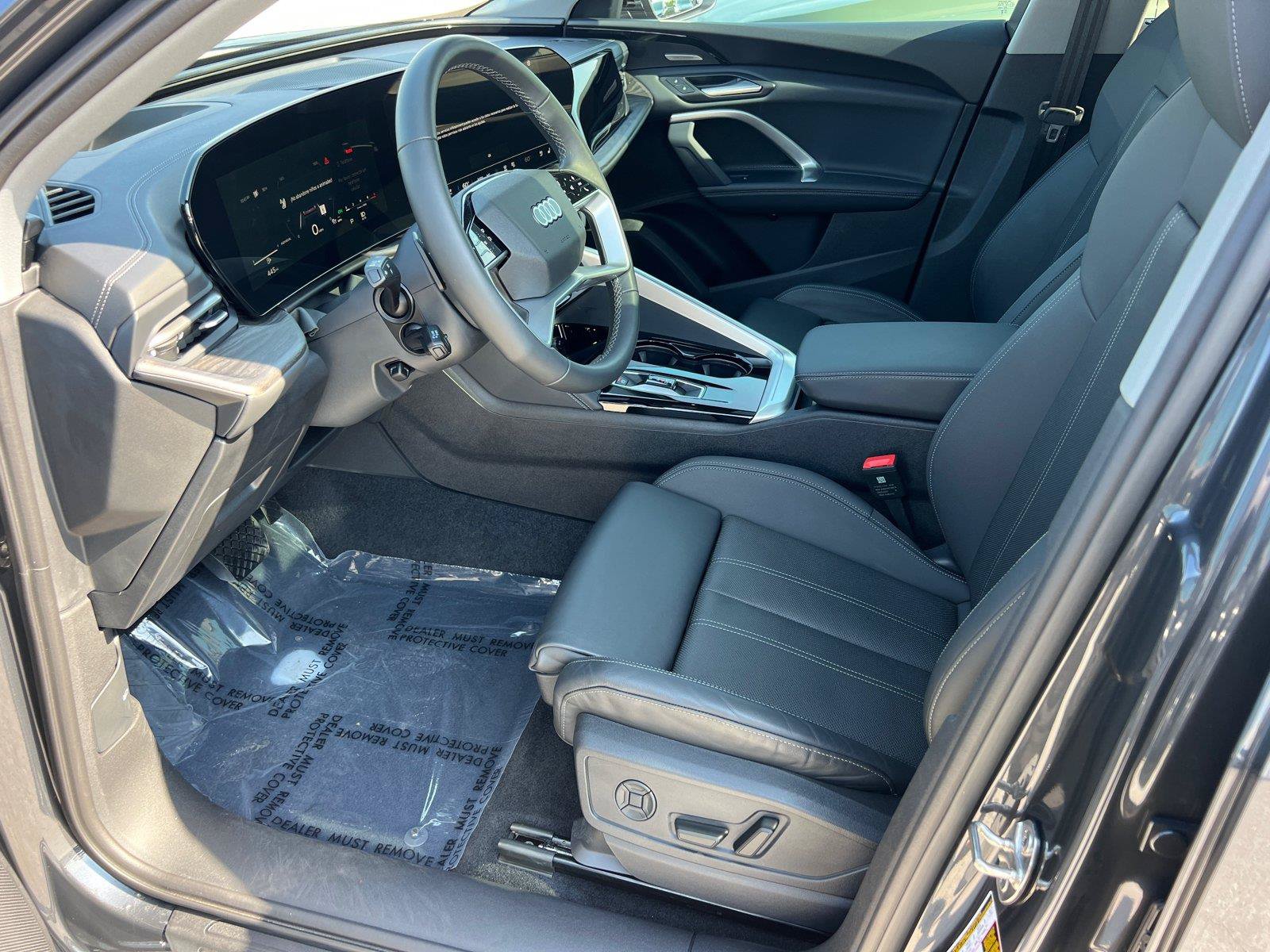 Used 2025 Audi Q5 Premium Plus w/ Premium Plus AWD/4WD image 9