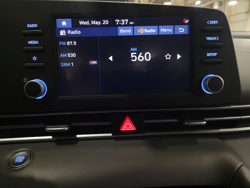 Used 2022 Hyundai Elantra SEL FWD image 25