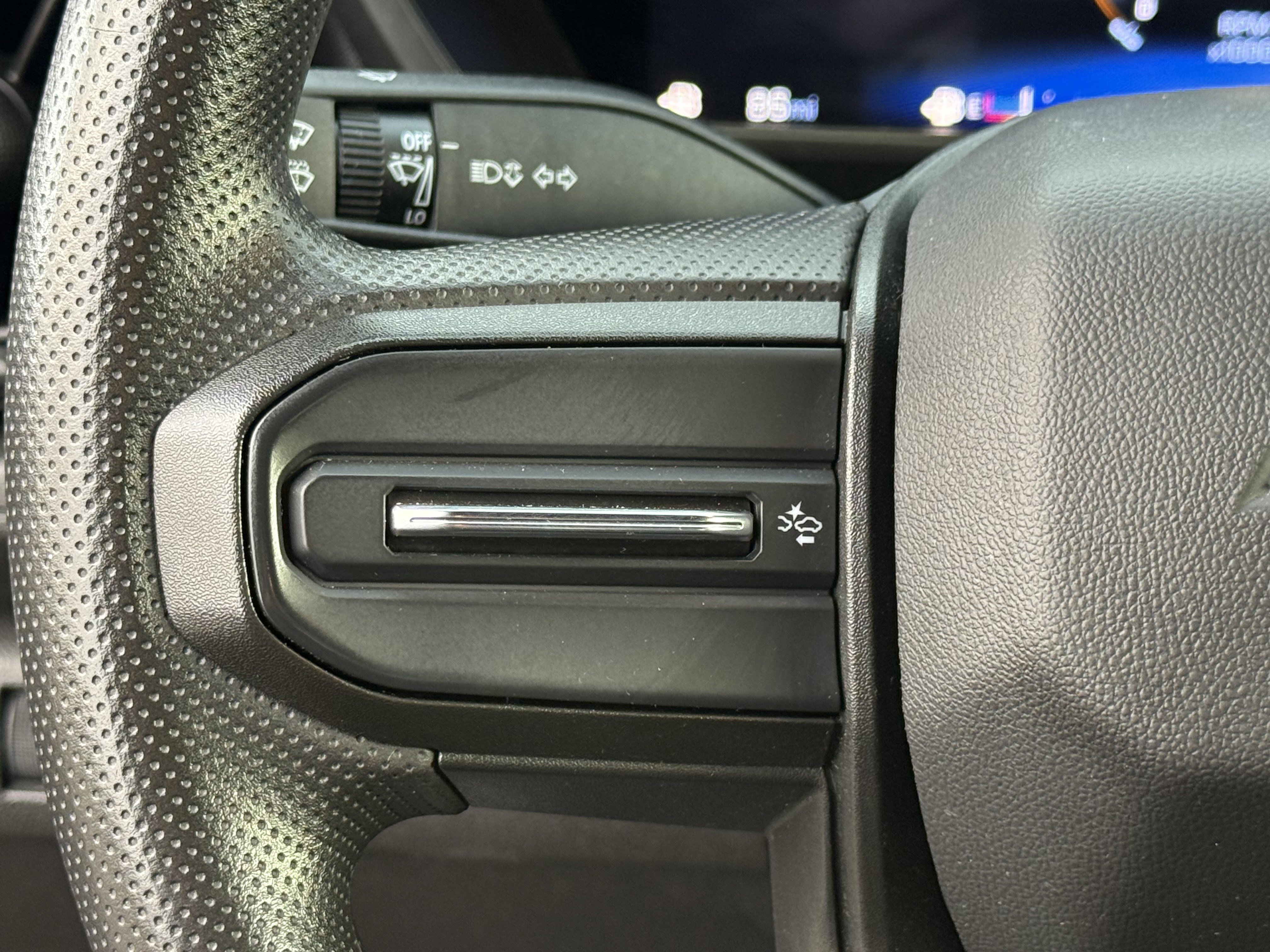 Used 2024 Chevrolet Colorado W/T image 16