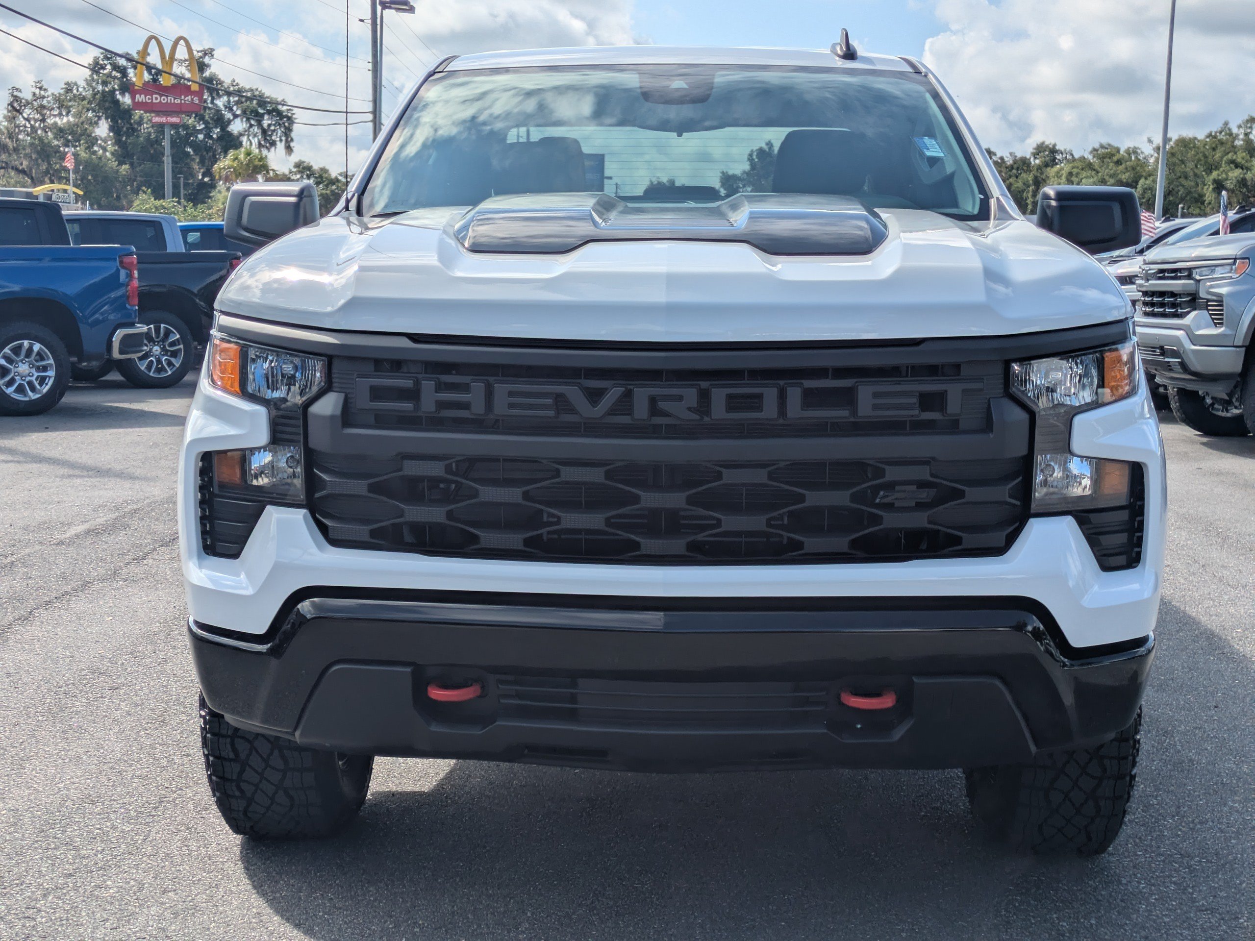 New 2026 Chevrolet Silverado 1500 Custom Trail Boss w/ LPO, Dark Essentials Package AWD/4WD image 9