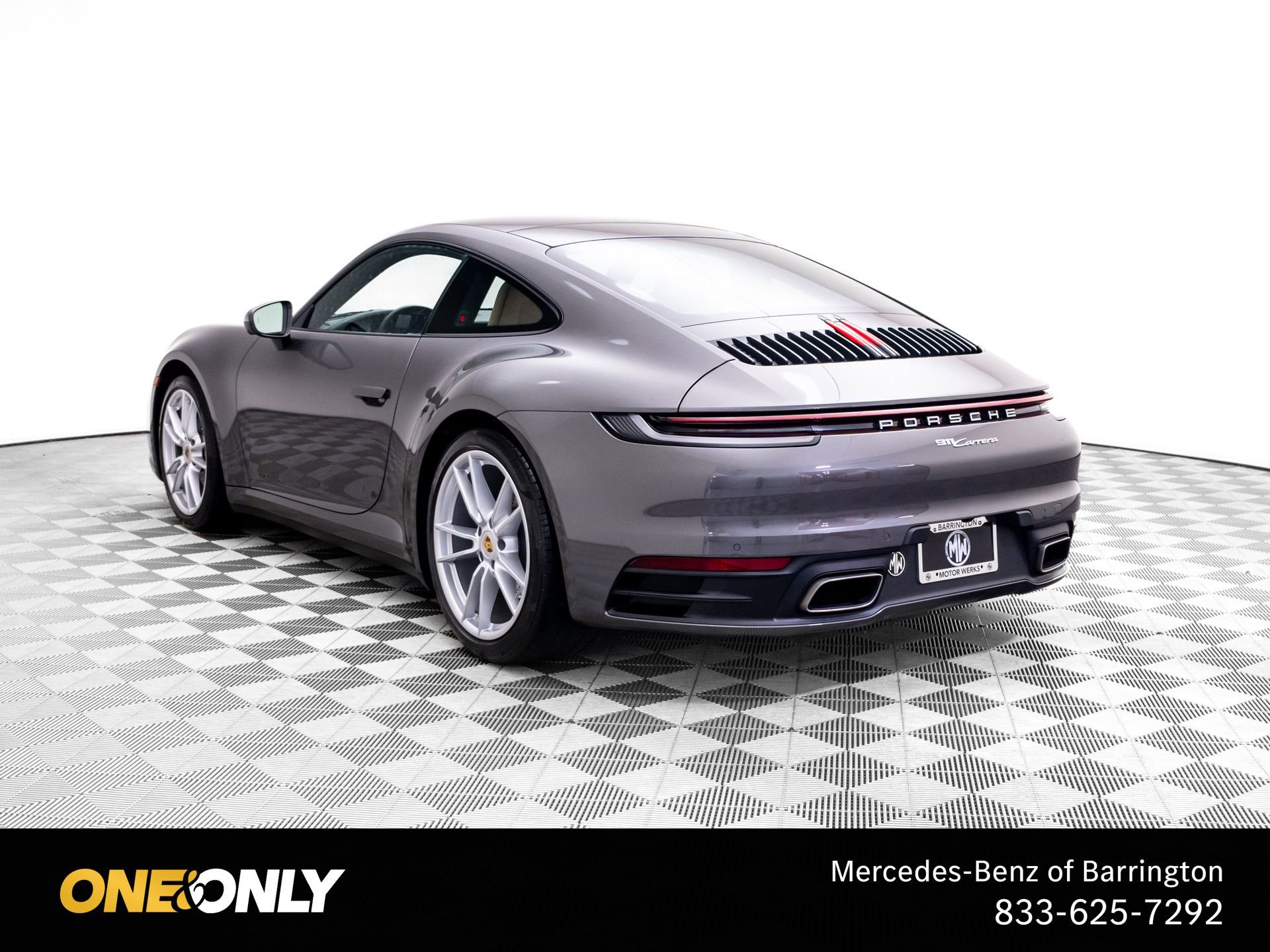 Used 2022 Porsche 911 Carrera RWD image 3