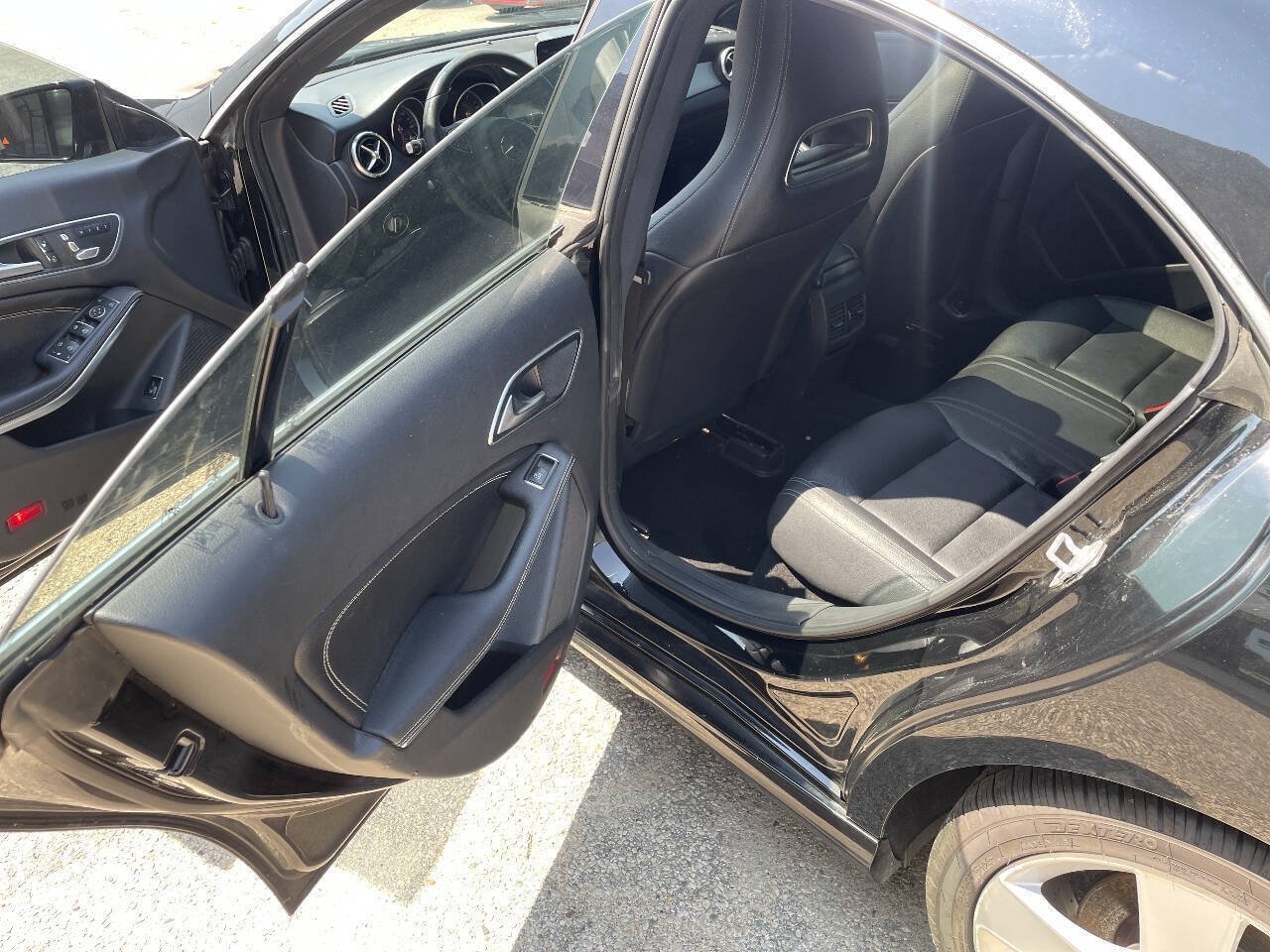 Used 2017 Mercedes-Benz CLA 250 4MATIC image 24