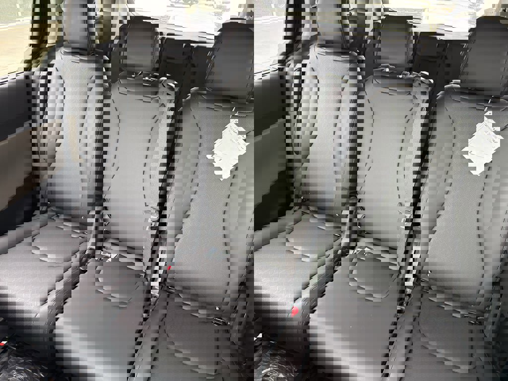 New 2026 Kia Carnival EX image 17