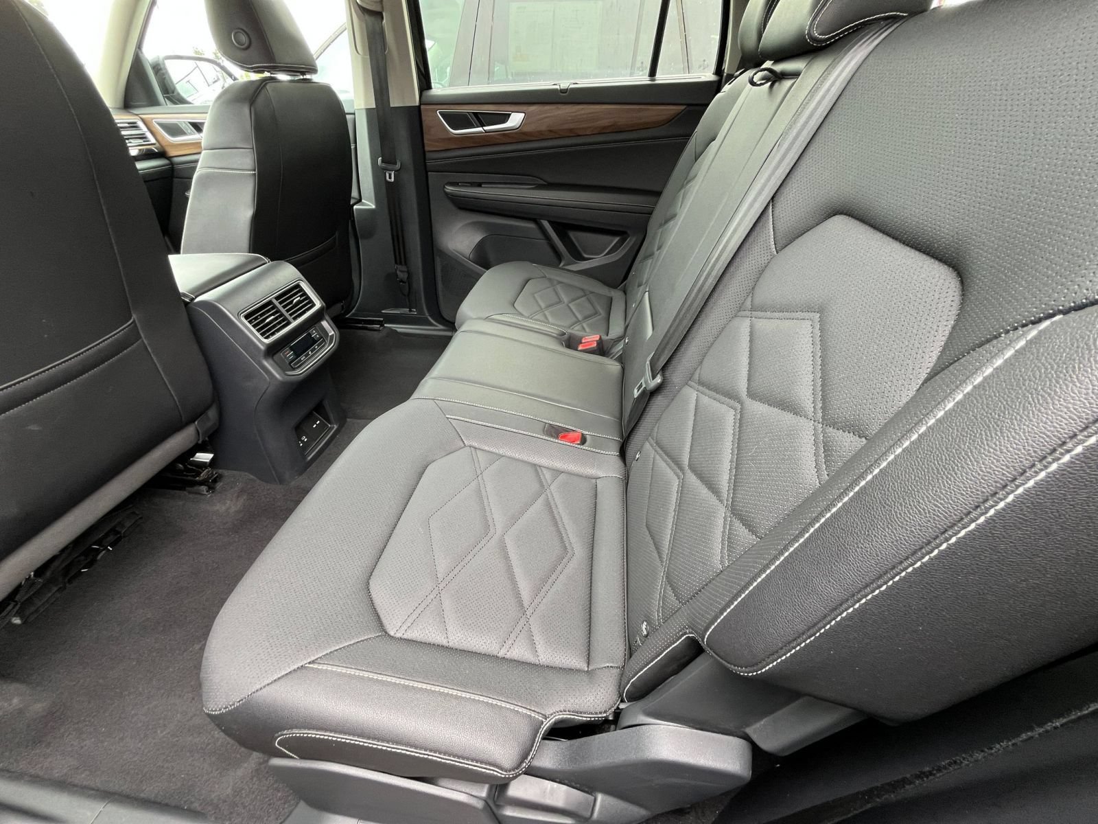 Used 2026 Volkswagen Atlas SE FWD image 28