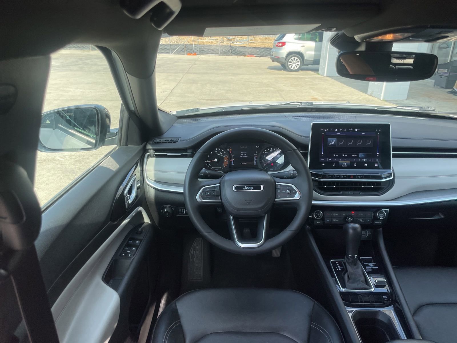 Used 2025 Jeep Compass Limited AWD/4WD image 11