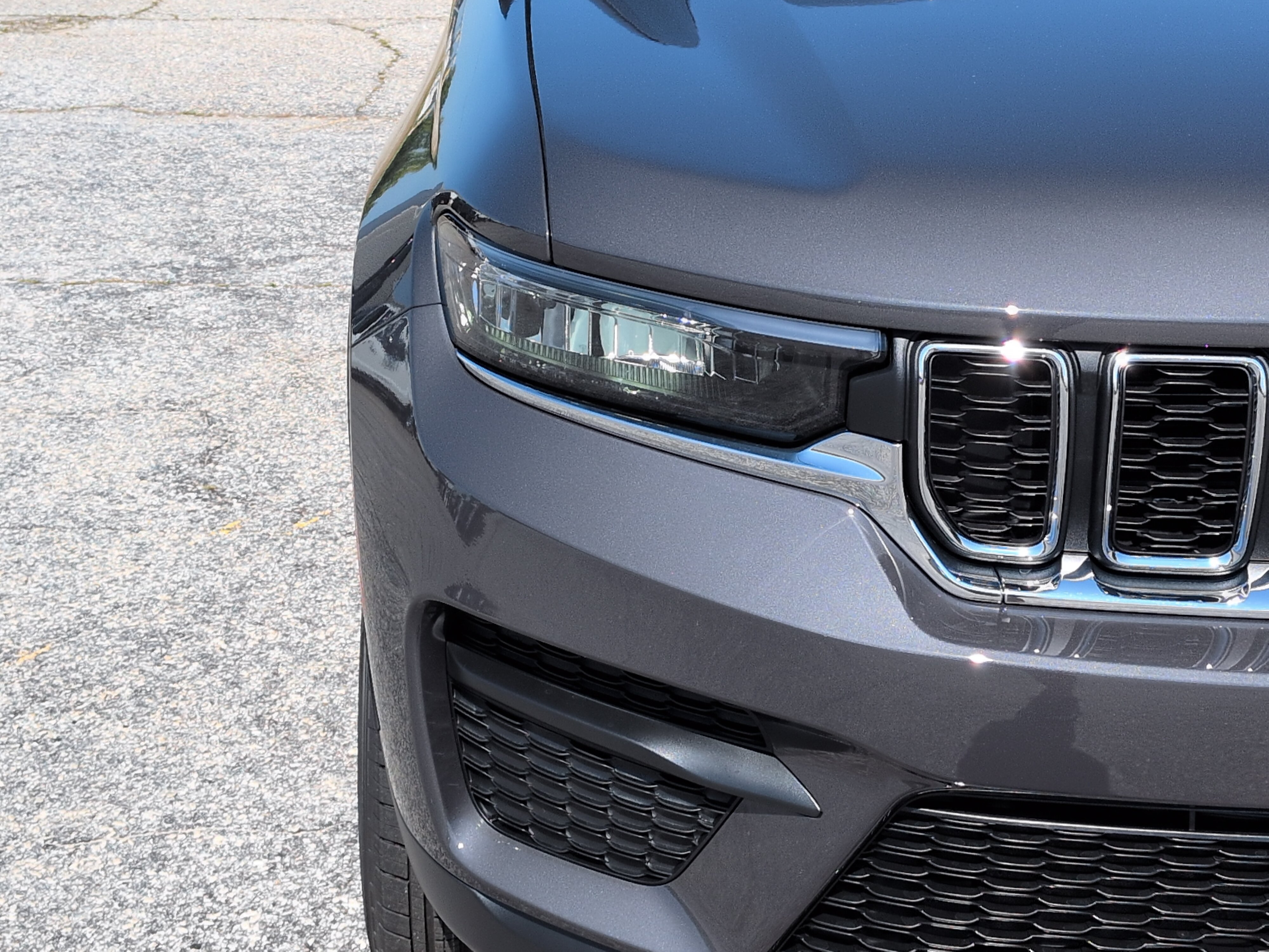 New 2026 Jeep Grand Cherokee Laredo X RWD image 8