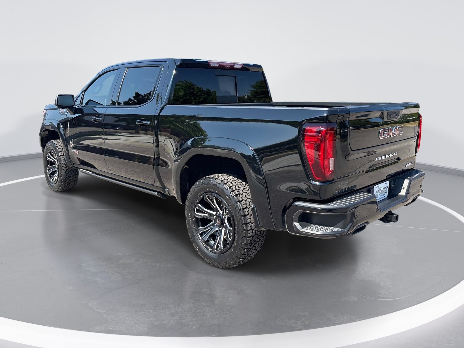 Used 2023 GMC Sierra 1500 AT4 w/ AT4 Premium Package AWD/4WD image 6
