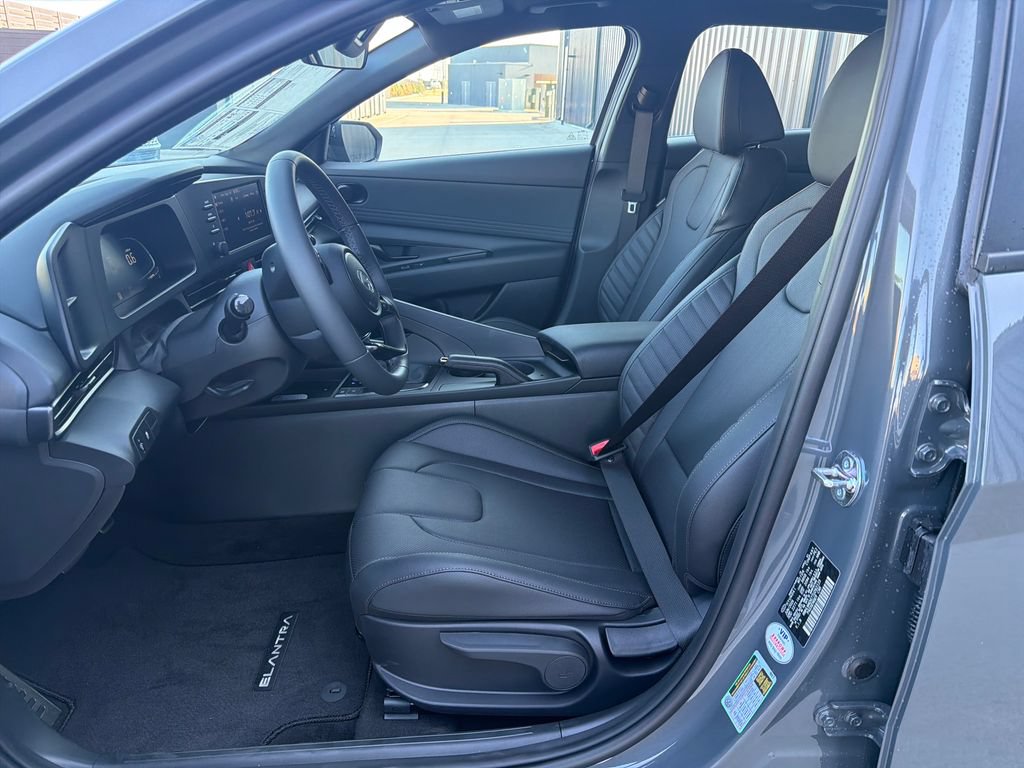 New 2026 Hyundai Elantra SEL Sport FWD image 15