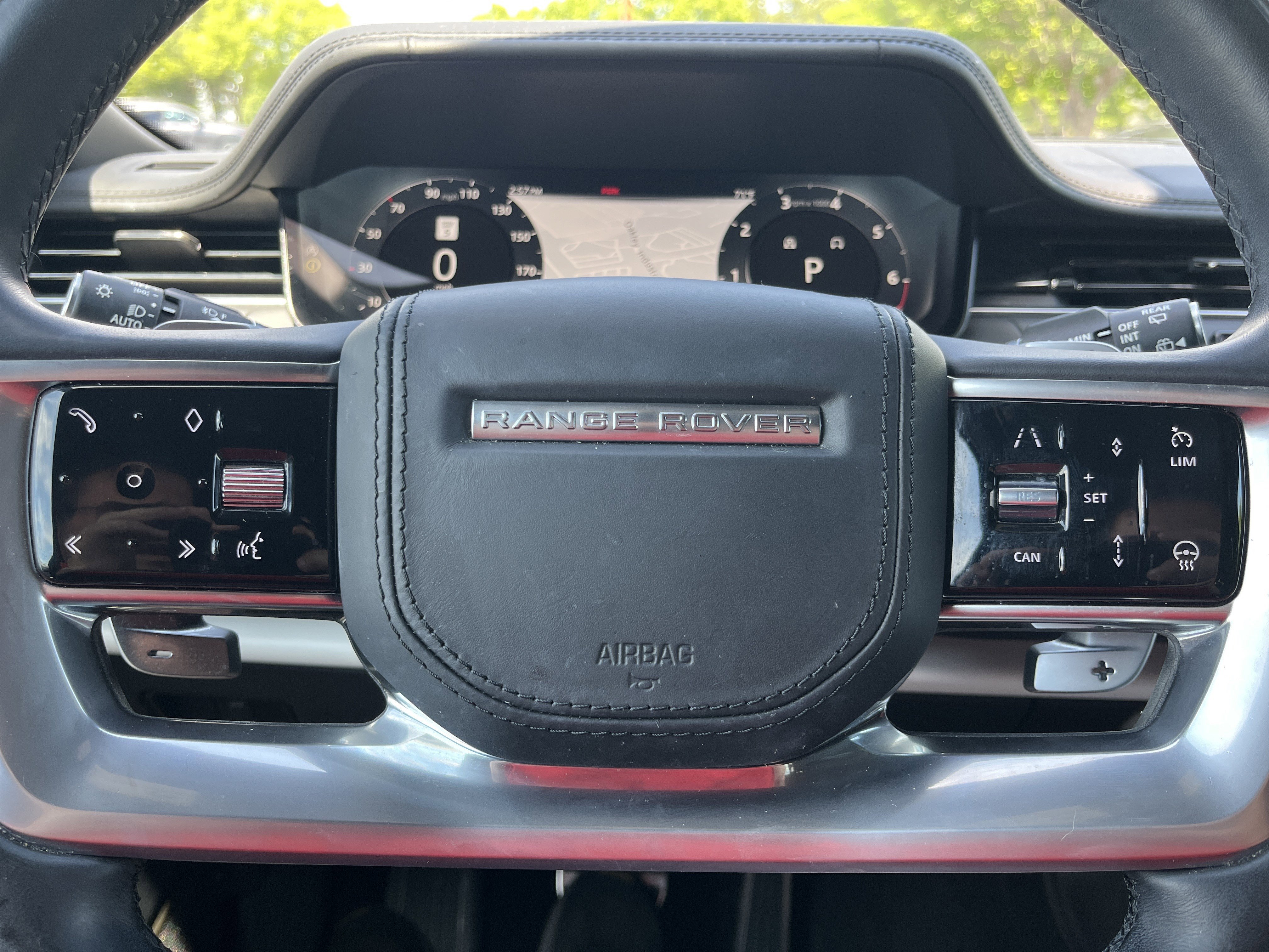 Used 2023 Land Rover Range Rover SV AWD/4WD image 9