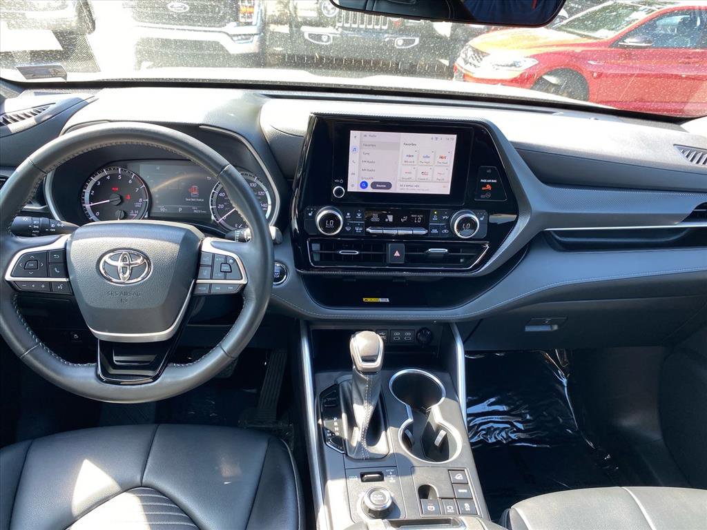 Used 2023 Toyota Highlander XSE AWD/4WD image 10