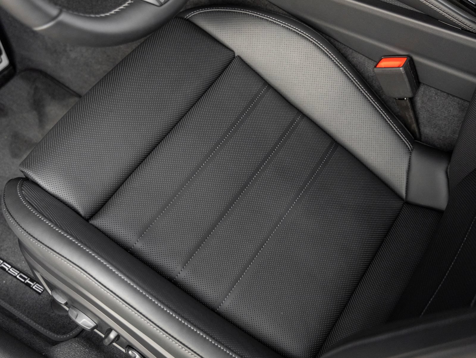 New 2026 Porsche Panamera 4 AWD/4WD image 22