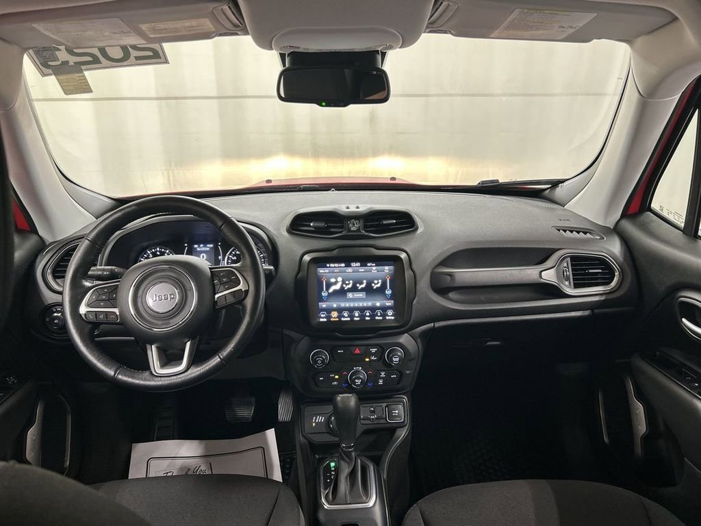 Used 2023 Jeep Renegade Latitude w/ Premium Group AWD/4WD image 19