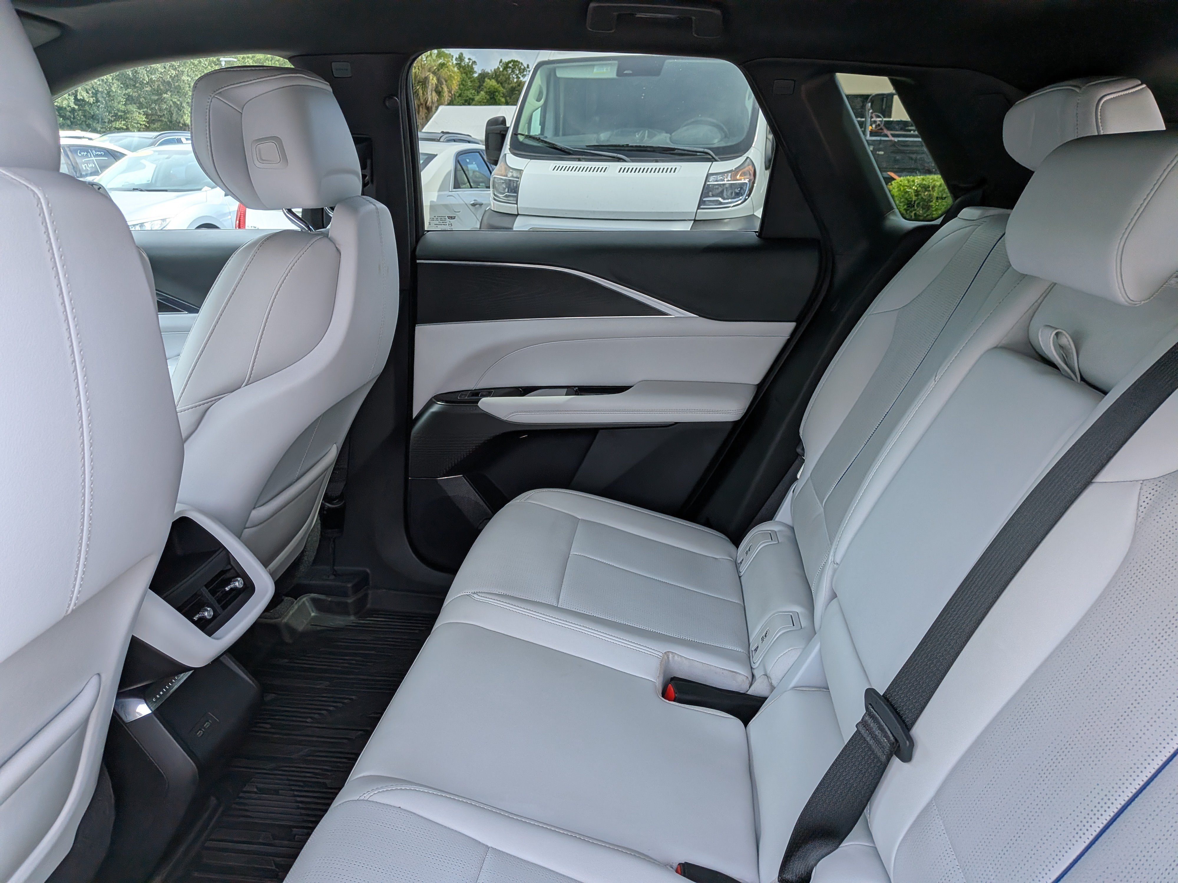 Used 2024 Cadillac Lyriq Sport w/ LPO, Floor Liner Package AWD/4WD image 15