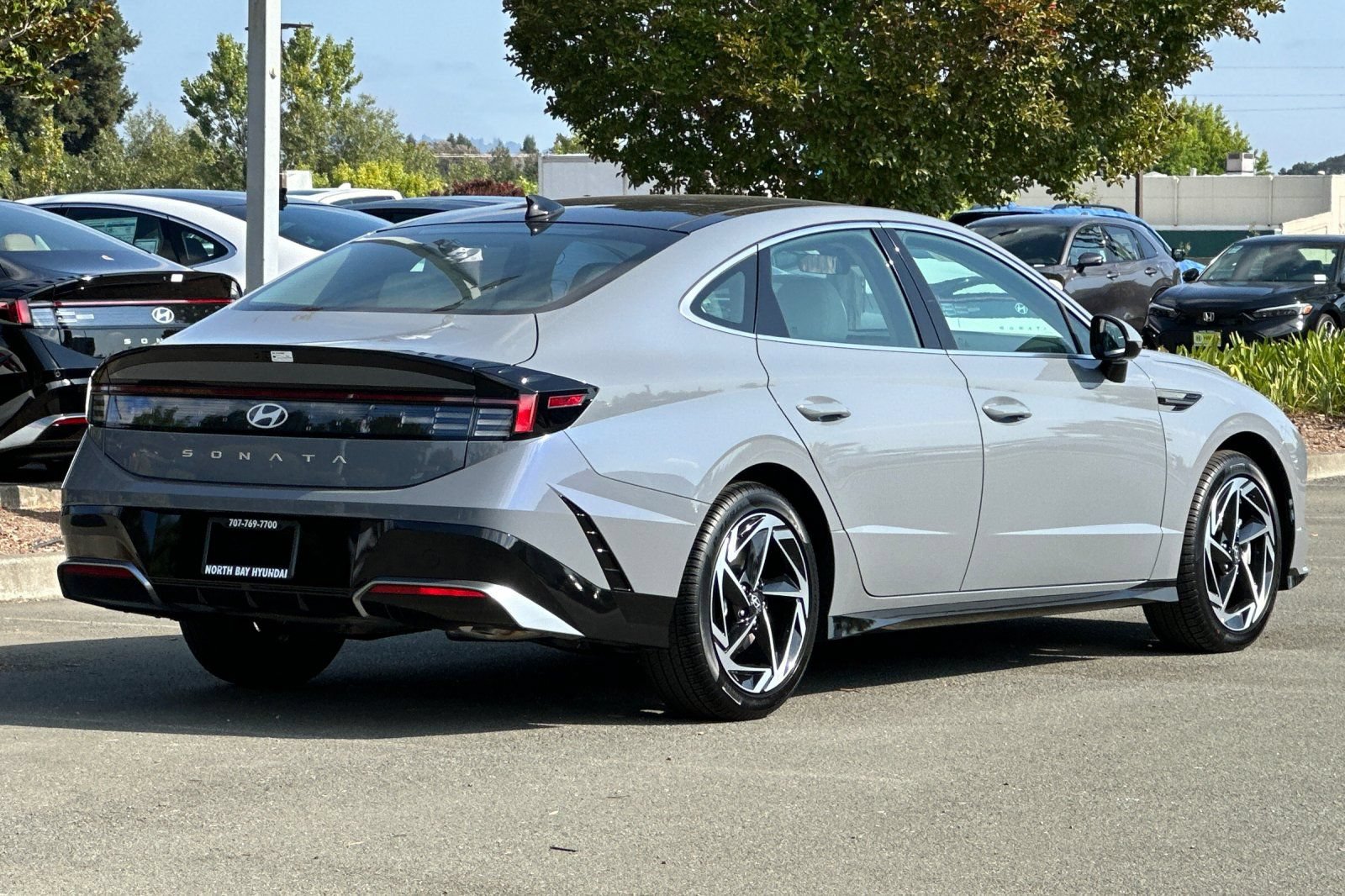 Used 2025 Hyundai Sonata SEL FWD image 4