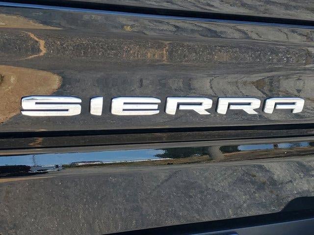 Used 2024 GMC Sierra 1500 AT4 w/ Technology Package AWD/4WD image 5