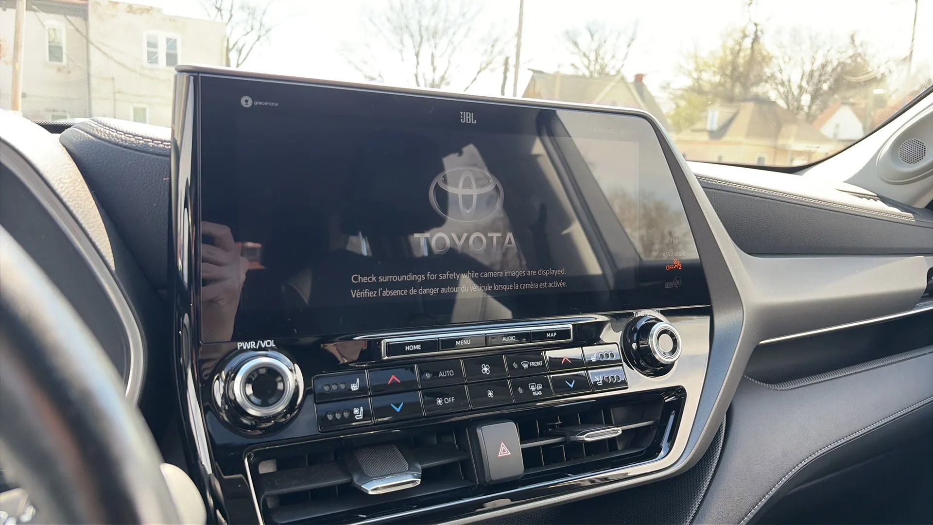 Used 2021 Toyota Highlander Limited image 25