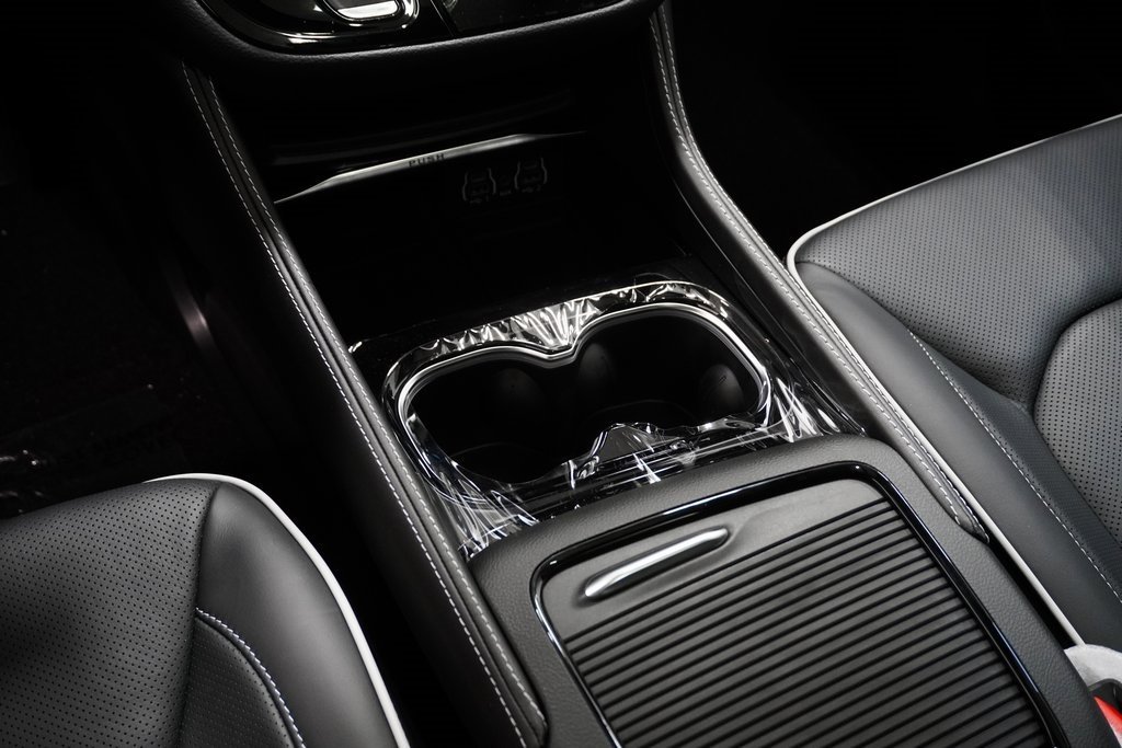 Used 2024 Chrysler Pacifica Limited w/ S Appearance Package image 28