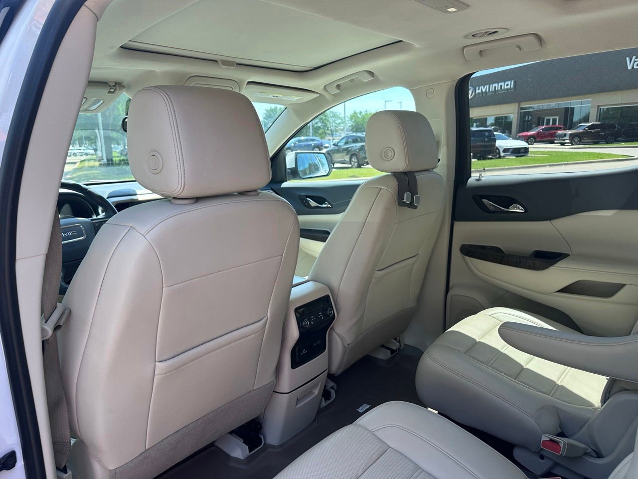 Used 2021 GMC Acadia Denali AWD/4WD image 19