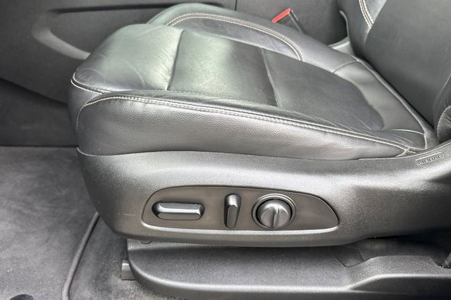 Used 2020 Chevrolet Traverse RS image 13