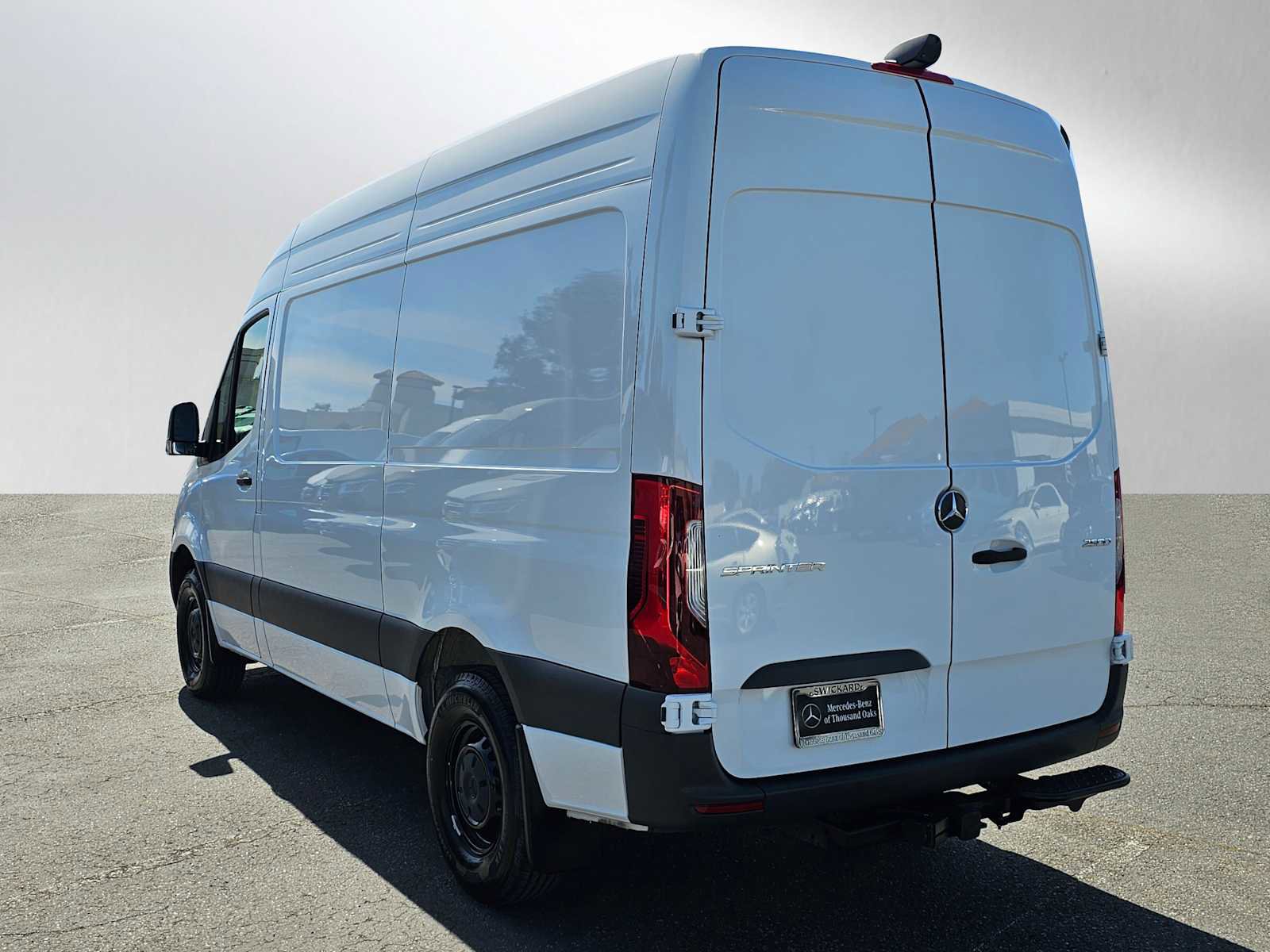 Used 2025 Mercedes-Benz Sprinter 2500 image 5