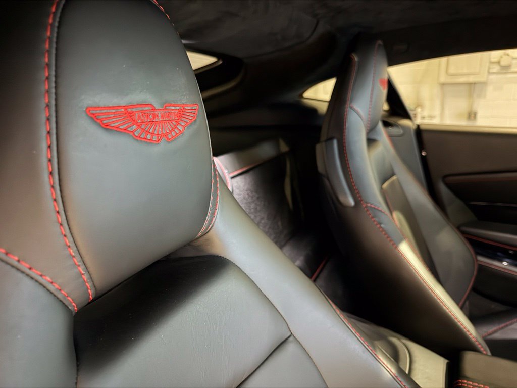 Used 2020 Aston Martin V8 Vantage Coupe RWD image 36
