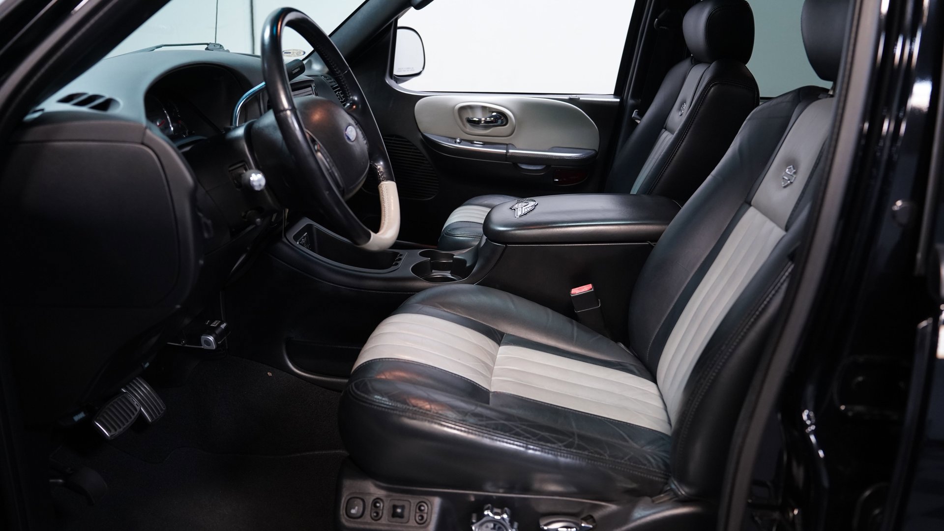 Used 2003 Ford F150 Harley-Davidson RWD image 29