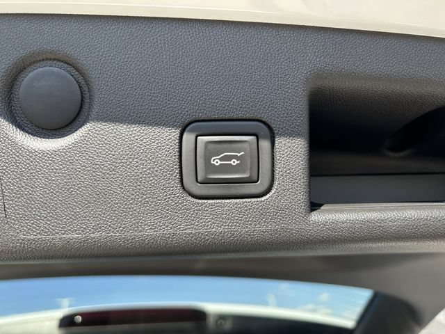 Used 2022 Chevrolet Equinox RS FWD image 27
