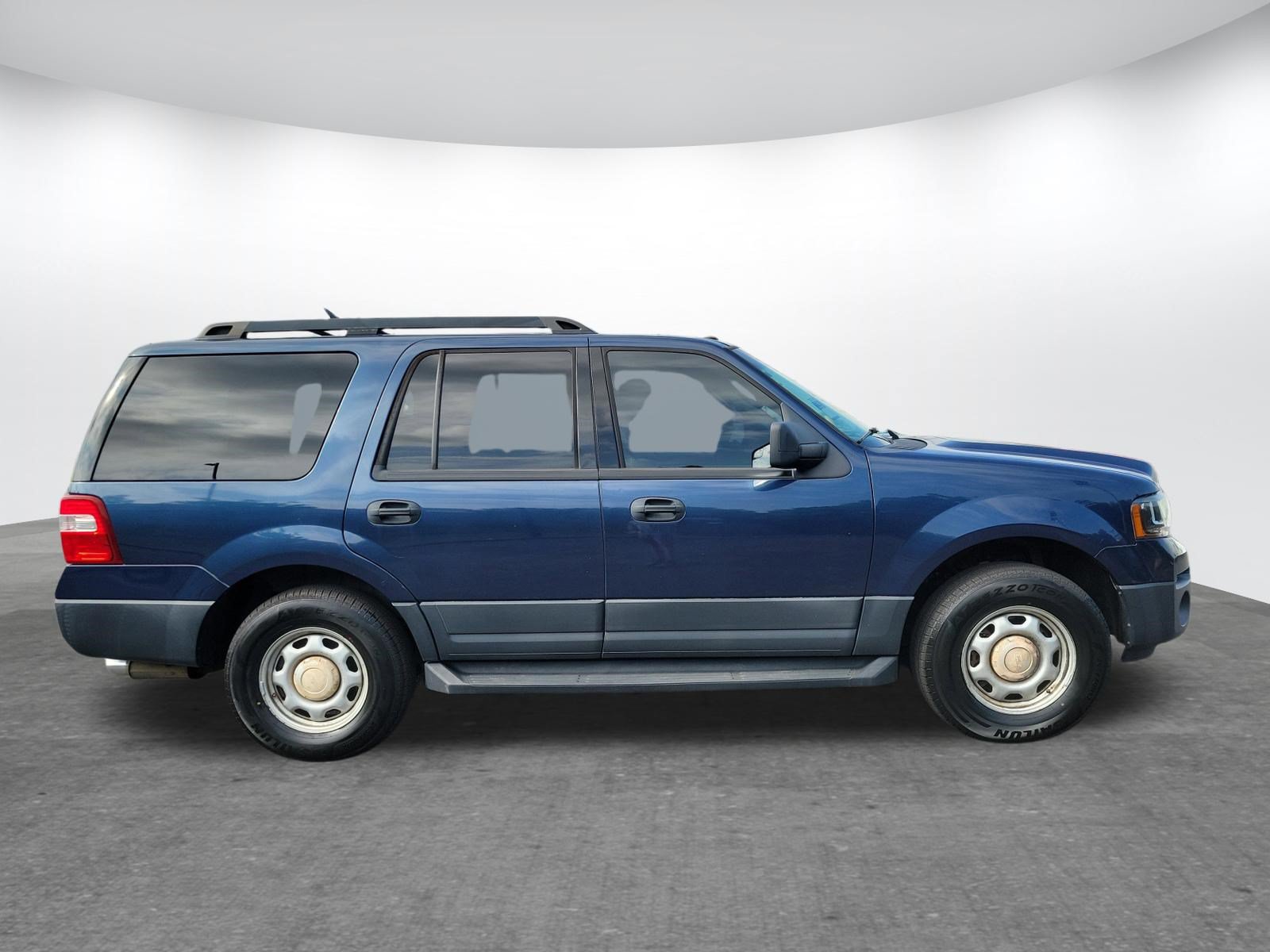 Used 2016 Ford Expedition XL AWD/4WD image 2