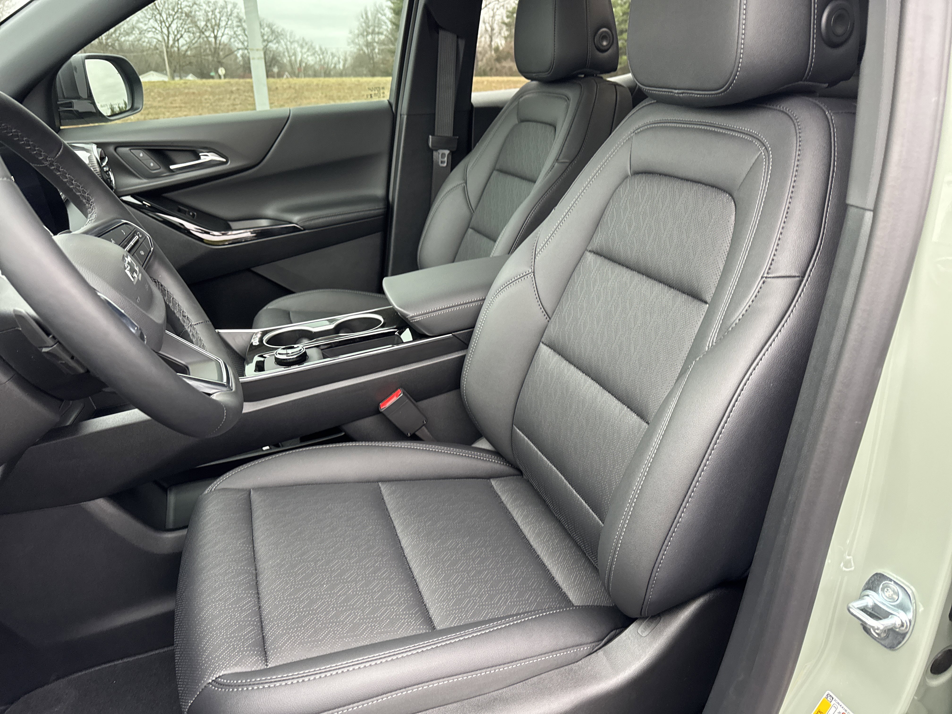 New 2026 Chevrolet Equinox LT w/ Convenience Package II image 6