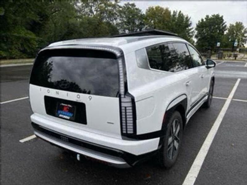 New 2026 Hyundai Ioniq 9 SEL image 5