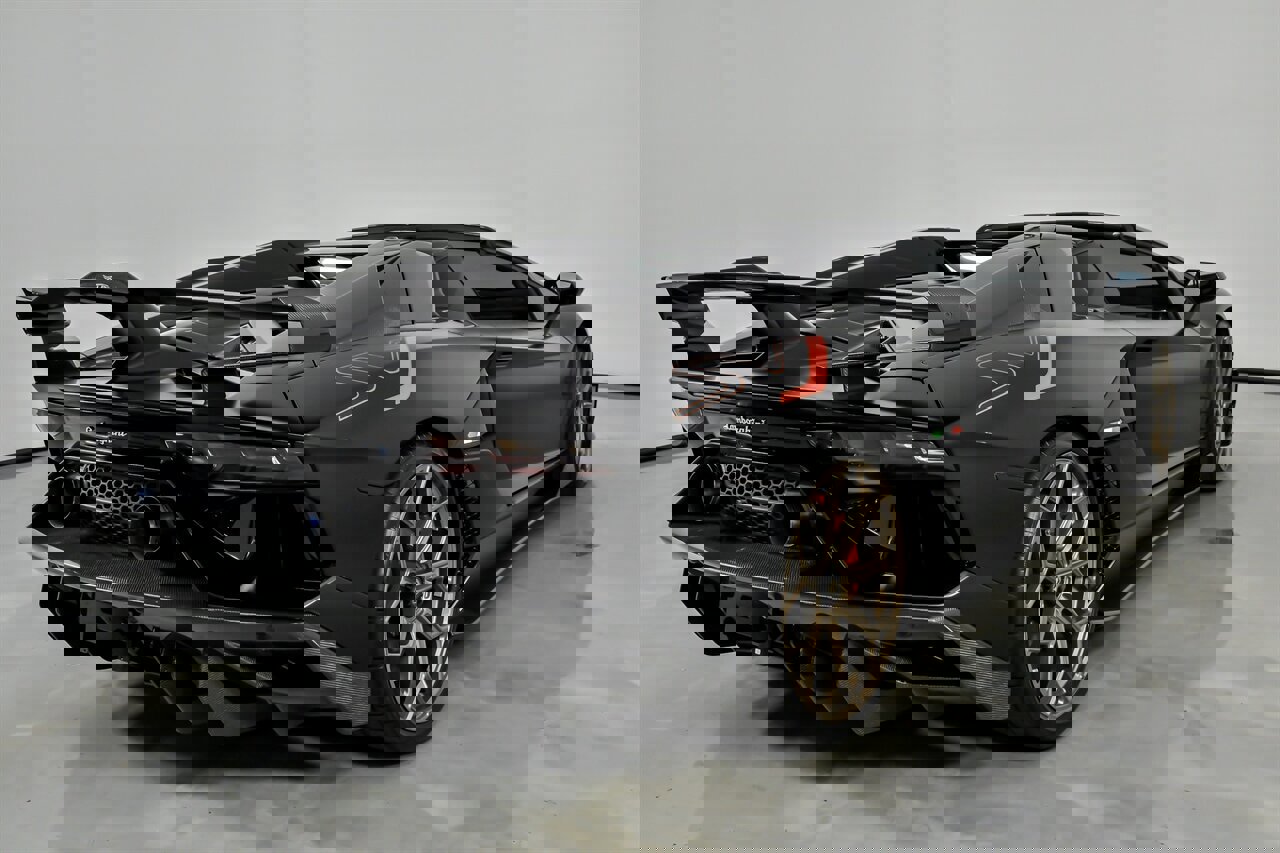 Used 2021 Lamborghini Aventador SVJ image 12