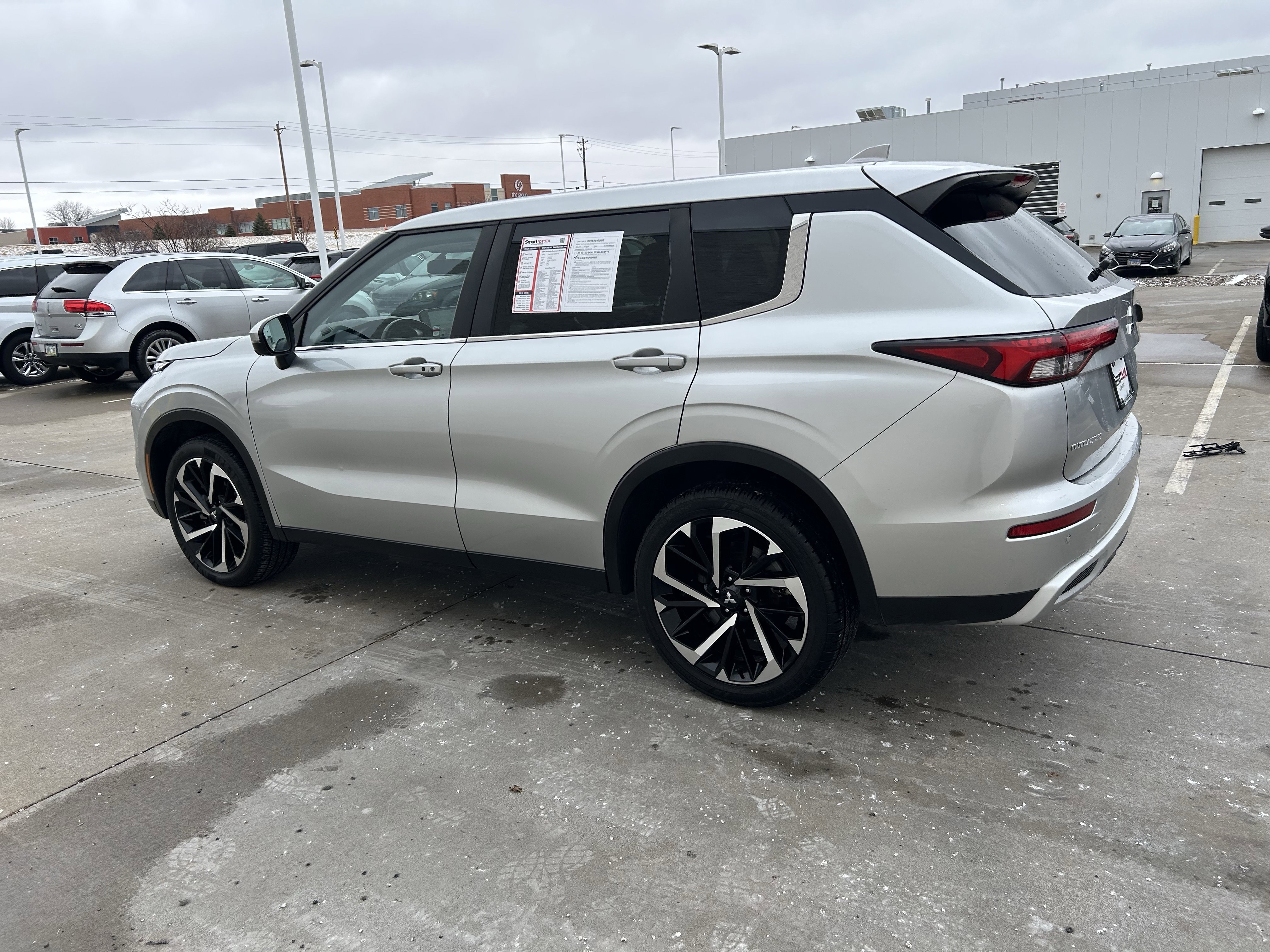 Used 2024 Mitsubishi Outlander Ralliart image 6