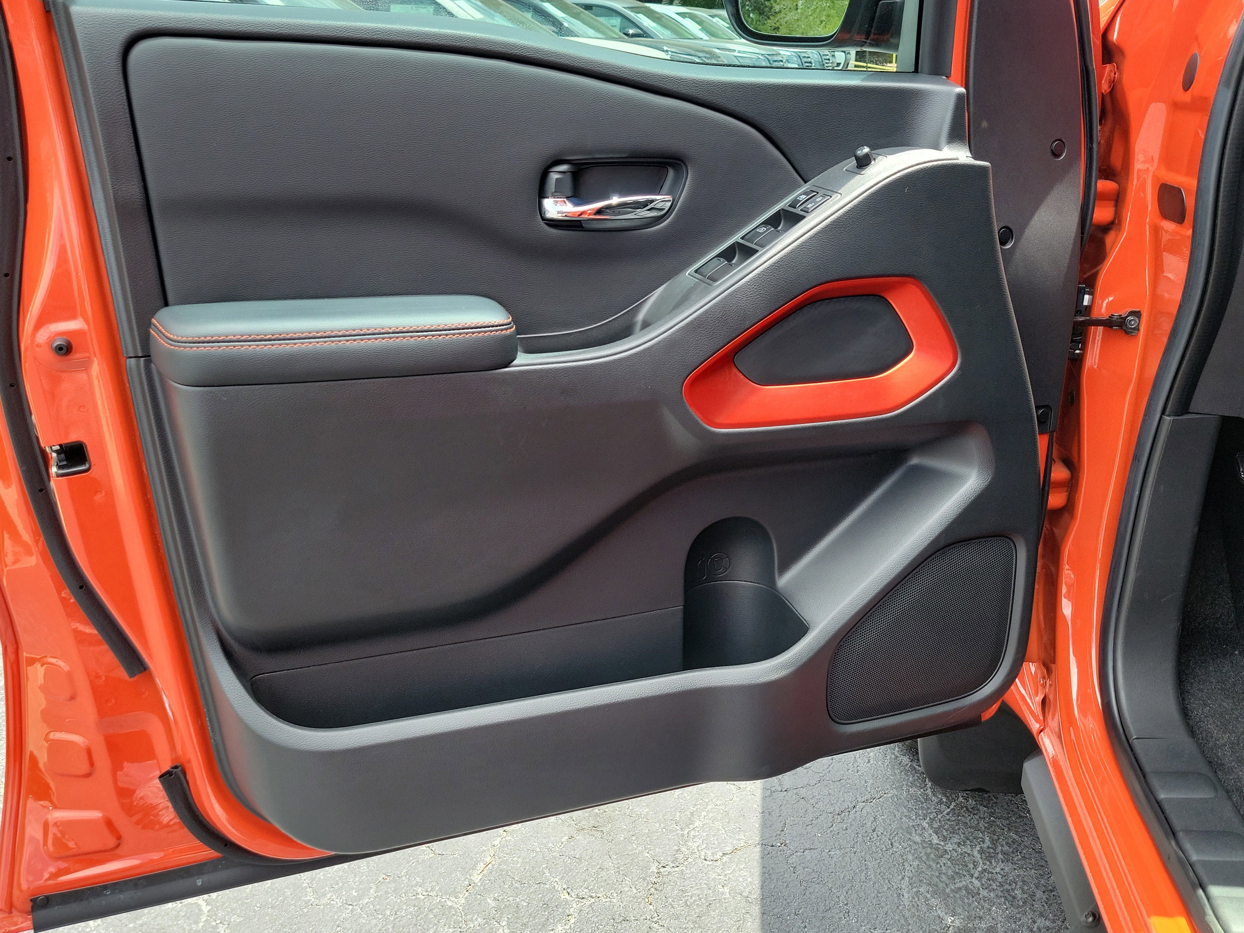 Certified 2025 Nissan Frontier Pro-X RWD image 16