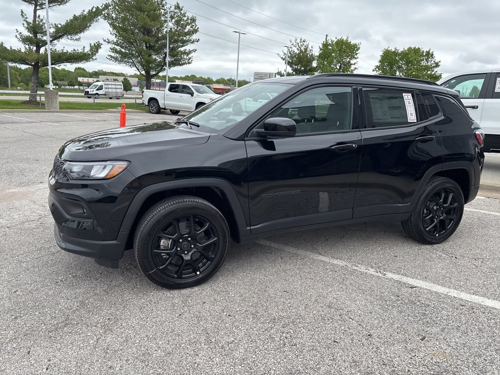 New 2026 Jeep Compass Latitude AWD/4WD image 15