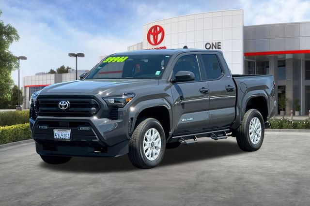 Used 2025 Toyota Tacoma SR5 AWD/4WD image 9