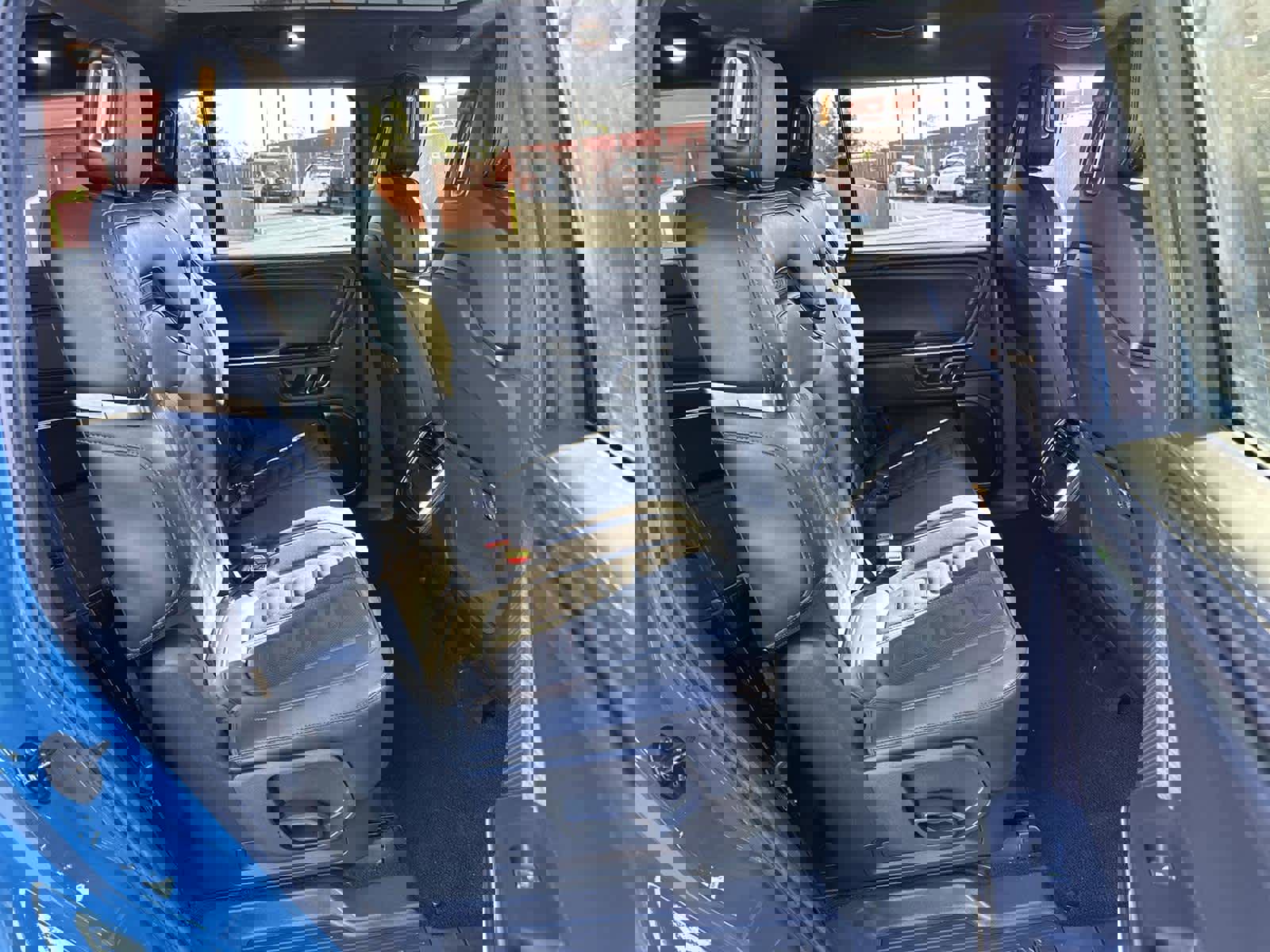 Used 2023 Rivian R1S Adventure image 13