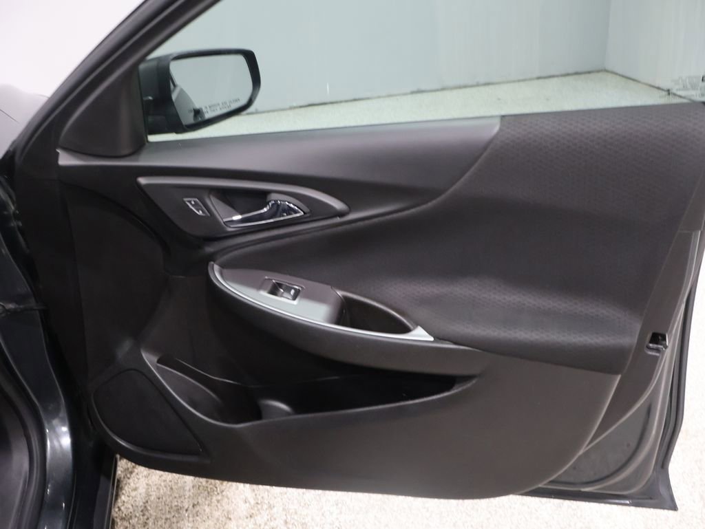 Used 2017 Chevrolet Malibu LS image 22