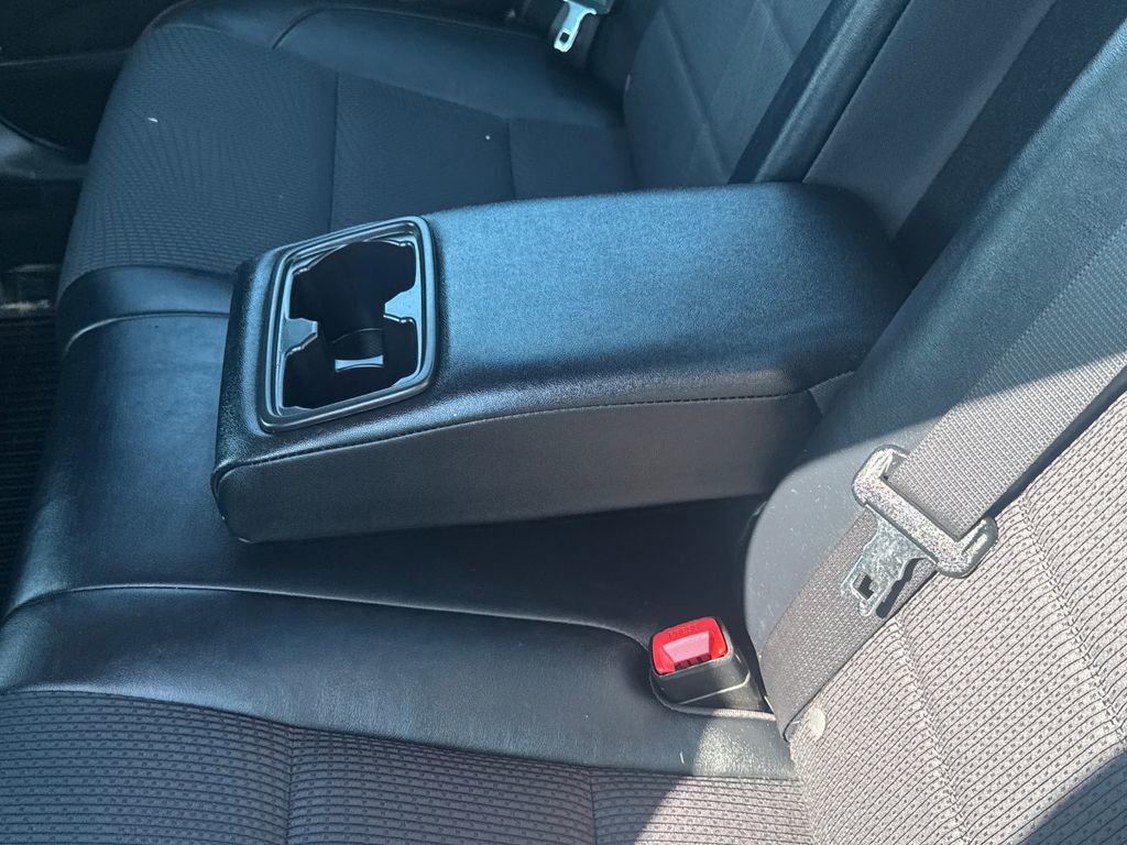 Used 2016 Toyota Camry SE image 33