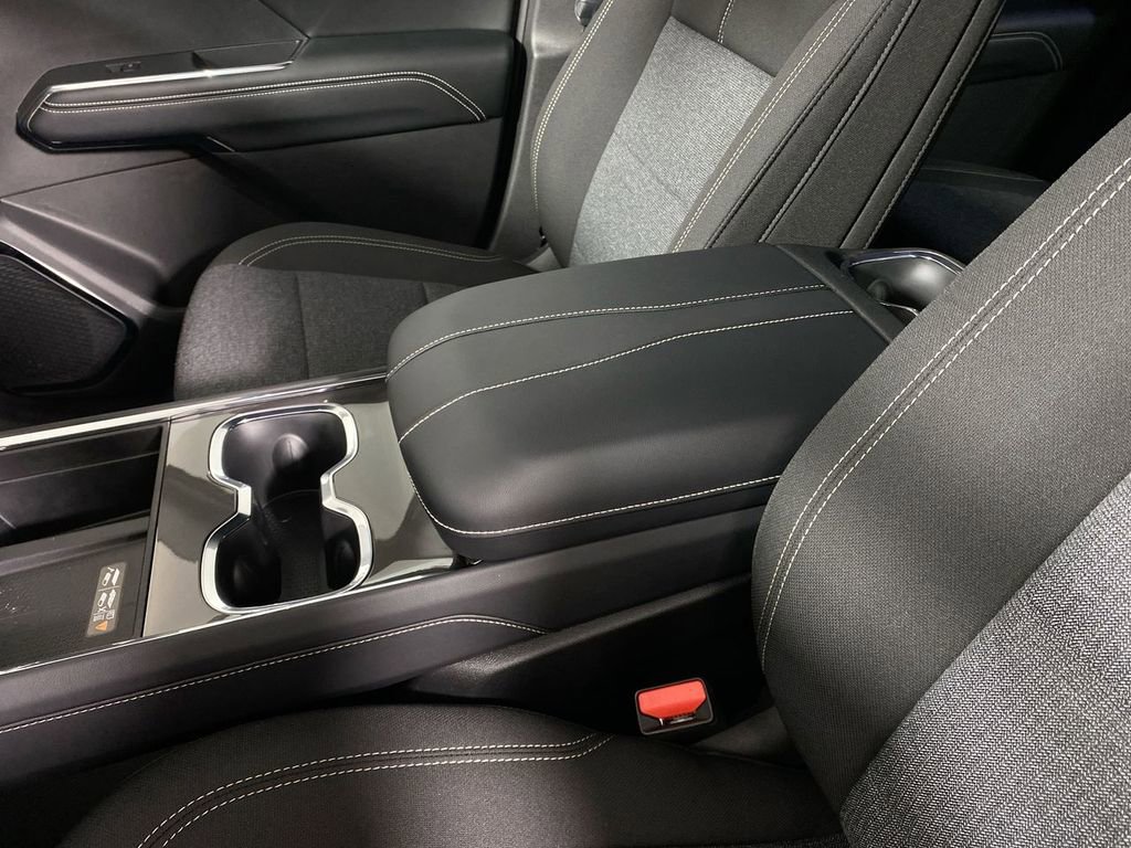 Used 2025 GMC Acadia Elevation w/ Black Edition image 21