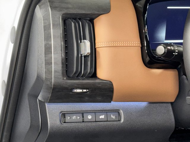 New 2026 Nissan Pathfinder Platinum image 24