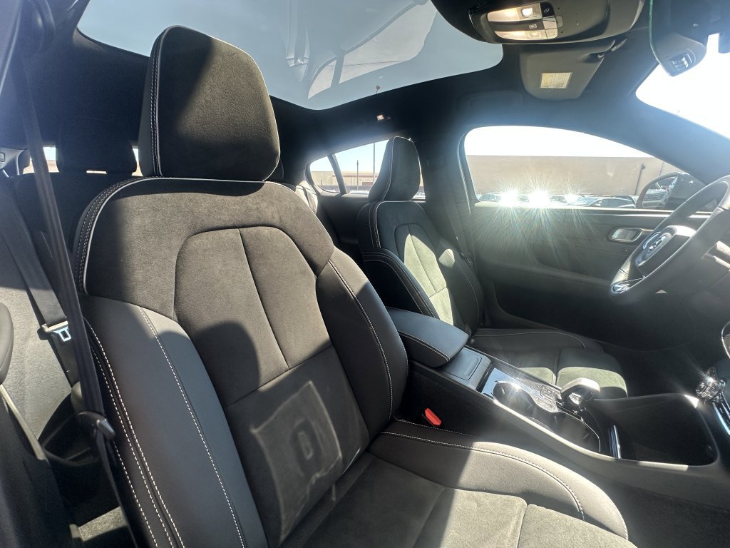 Used 2023 Volvo C40 P8 Recharge Plus image 40