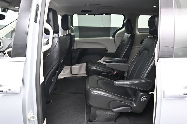 Certified 2024 Chrysler Pacifica Touring-L FWD image 20