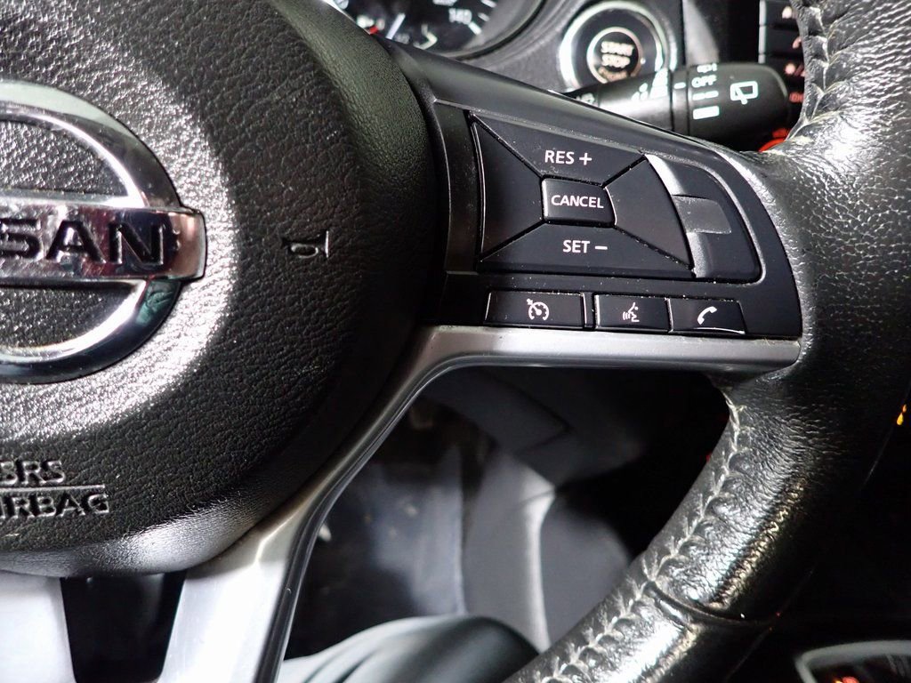 Used 2020 Nissan Rogue SV image 30