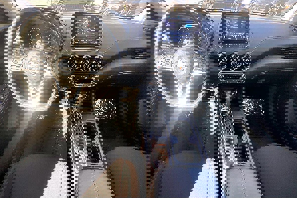 Used 2024 Nissan Sentra SV image 14