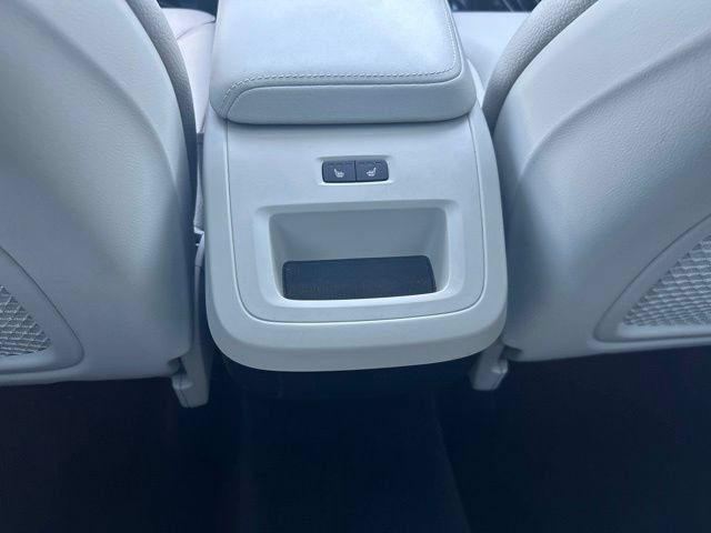 Used 2023 Volvo XC60 B5 Plus w/ Climate Package AWD/4WD image 18