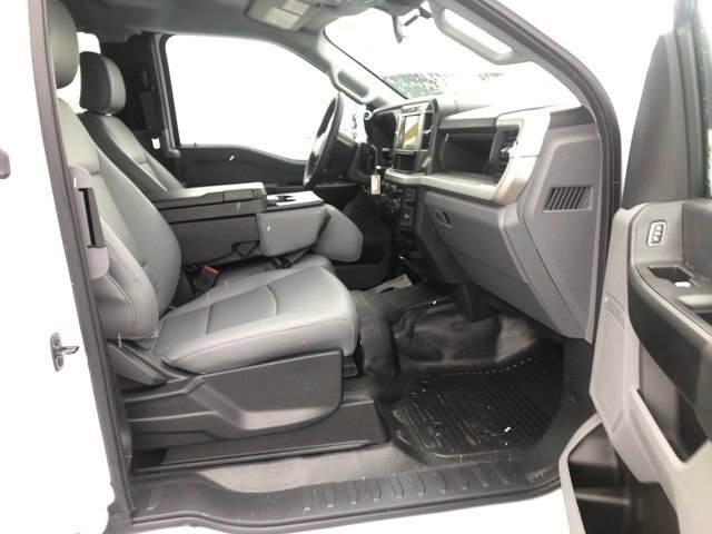 New 2026 Ford F550 4x4 Supercab Super Duty image 17